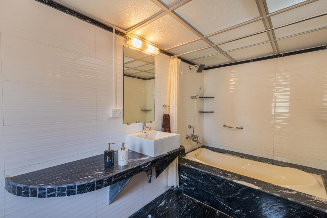 Saffronstays Grandiosa - 4 Bdr Pet-Friendly, Pool Villa Khandala ภายนอก รูปภาพ